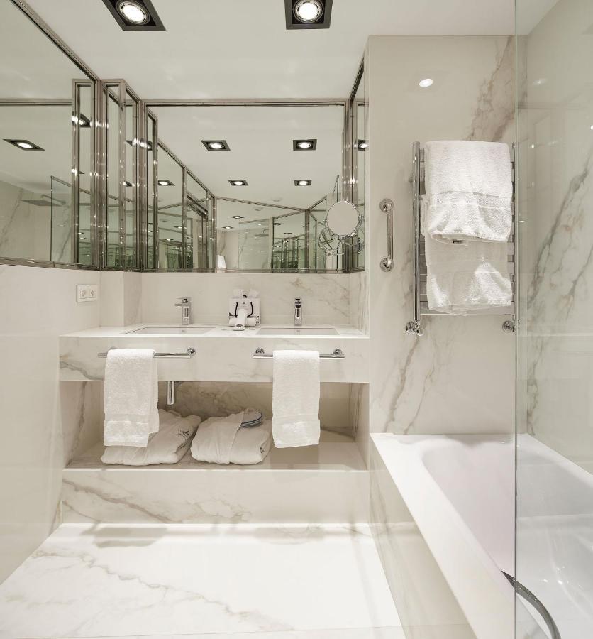 Grand Zimmer mit Stadtblick