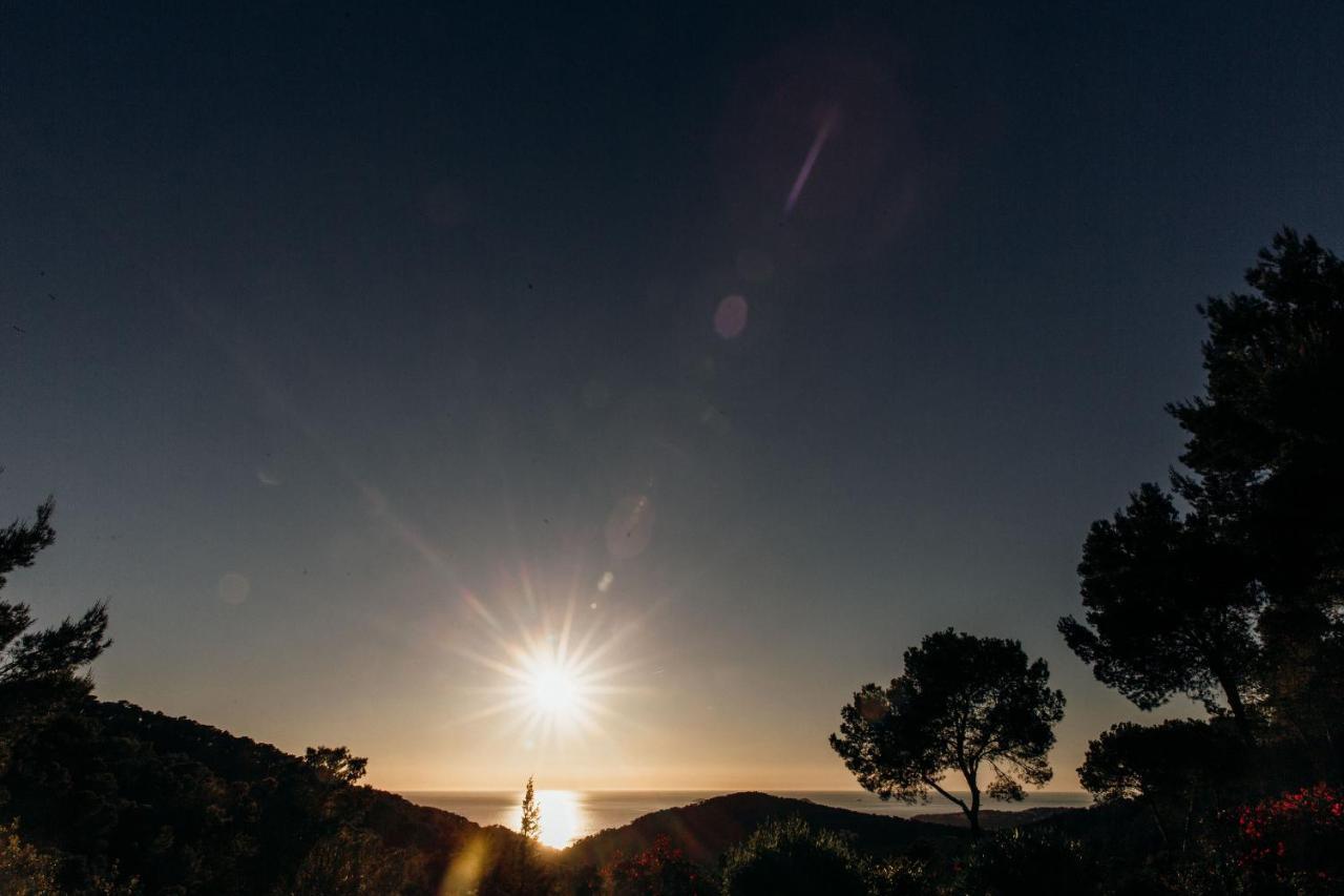 Deluxe King Room,1523842528:JPEG