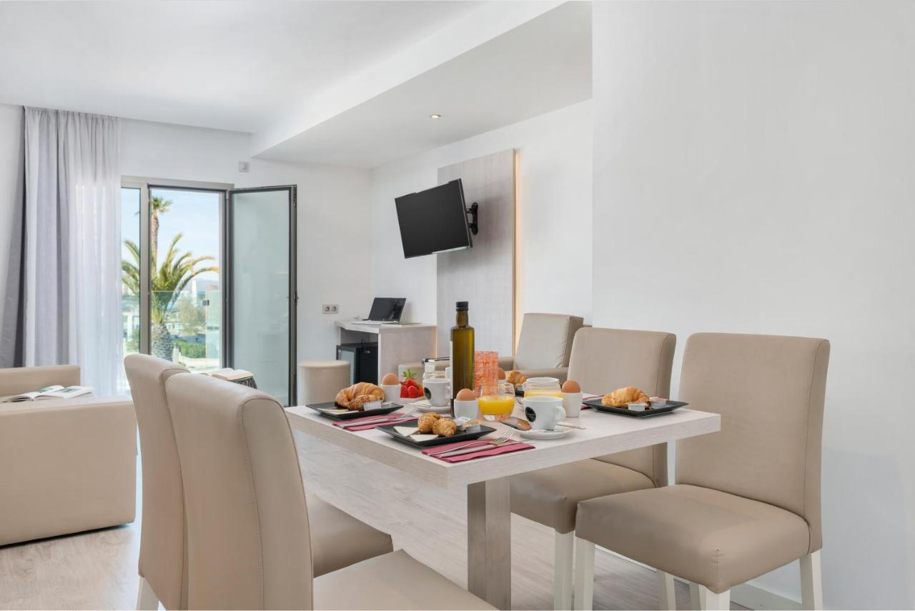 Family Room with Sea View