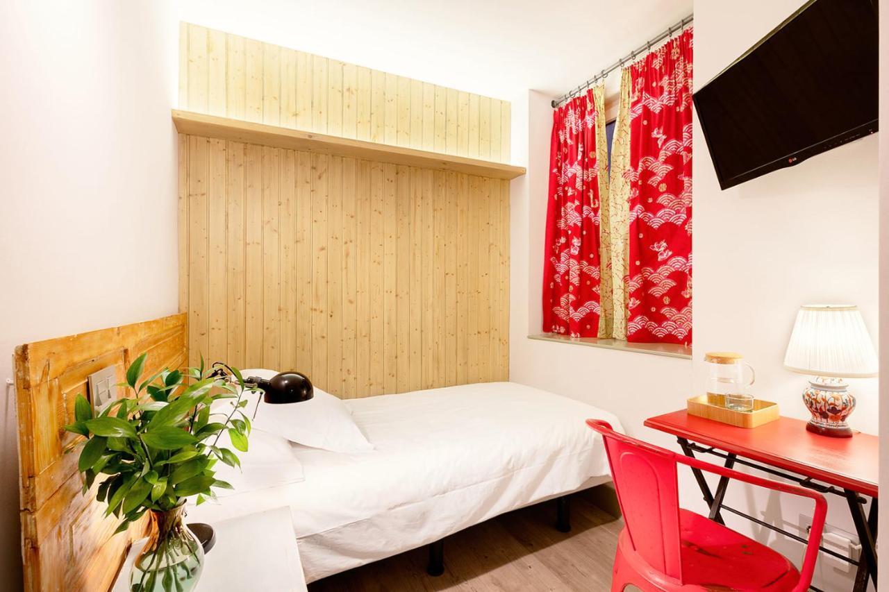 Single Room - Interior