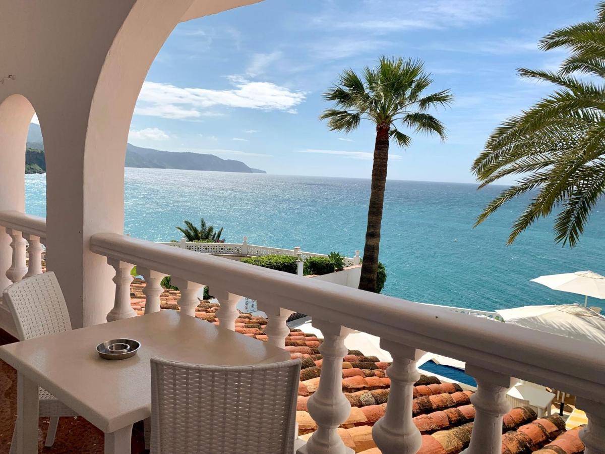 Double Room with Balcony and Sea View