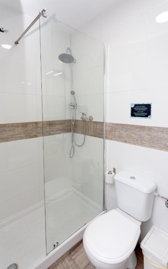 Single Room Private Bathroom