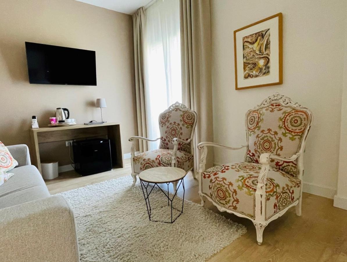 Junior Suite with Garden View