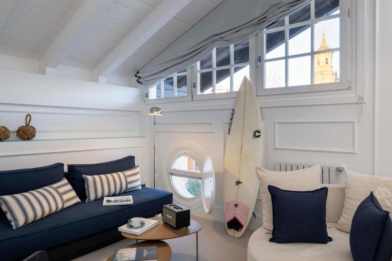 Deluxe Suite with Balcony