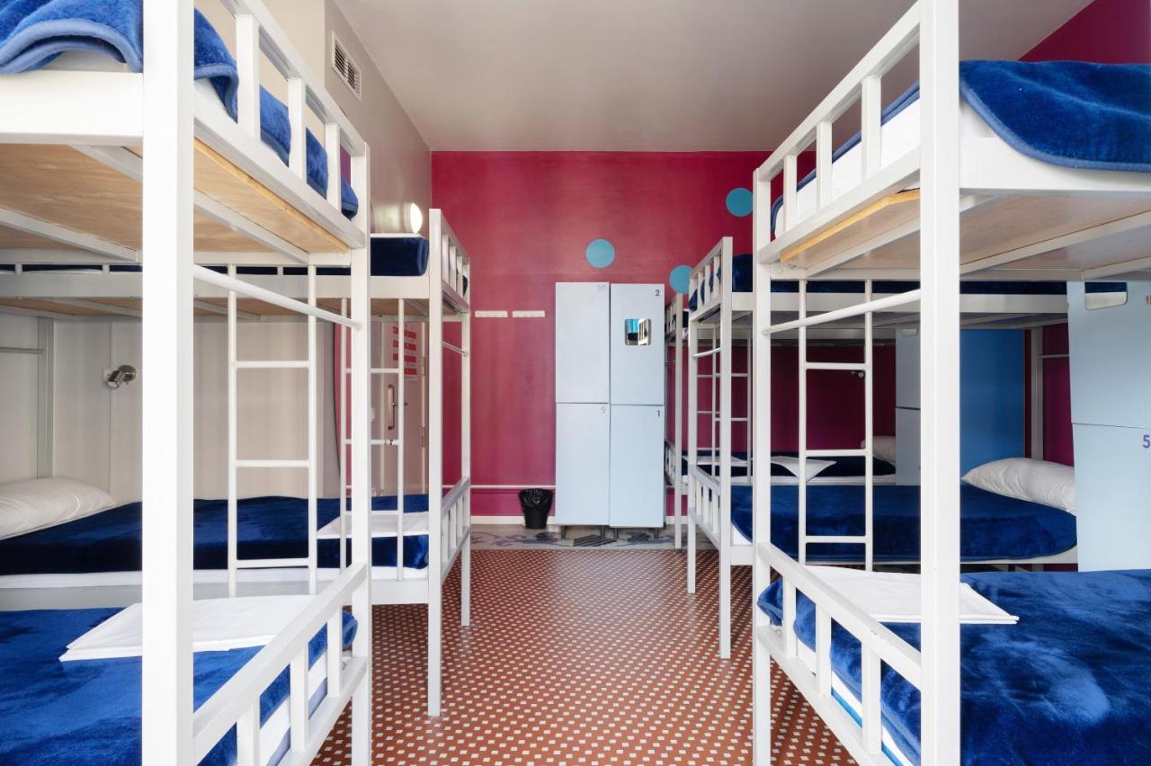 Posto Letto in Dormitorio con 10 Letti