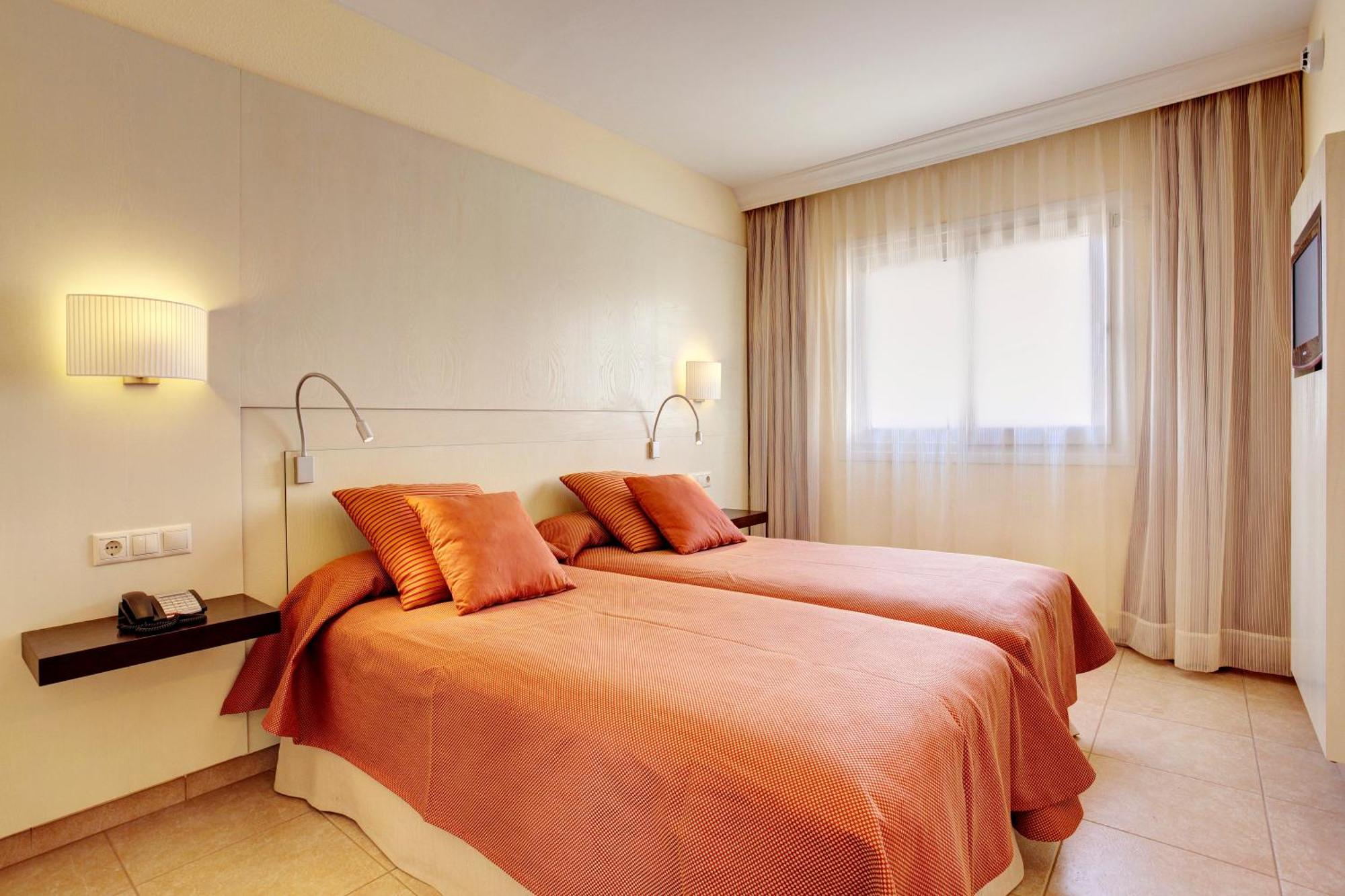 Appartement 1 Chambre (2 Adultes + 2 Enfants) - Vue sur Piscine