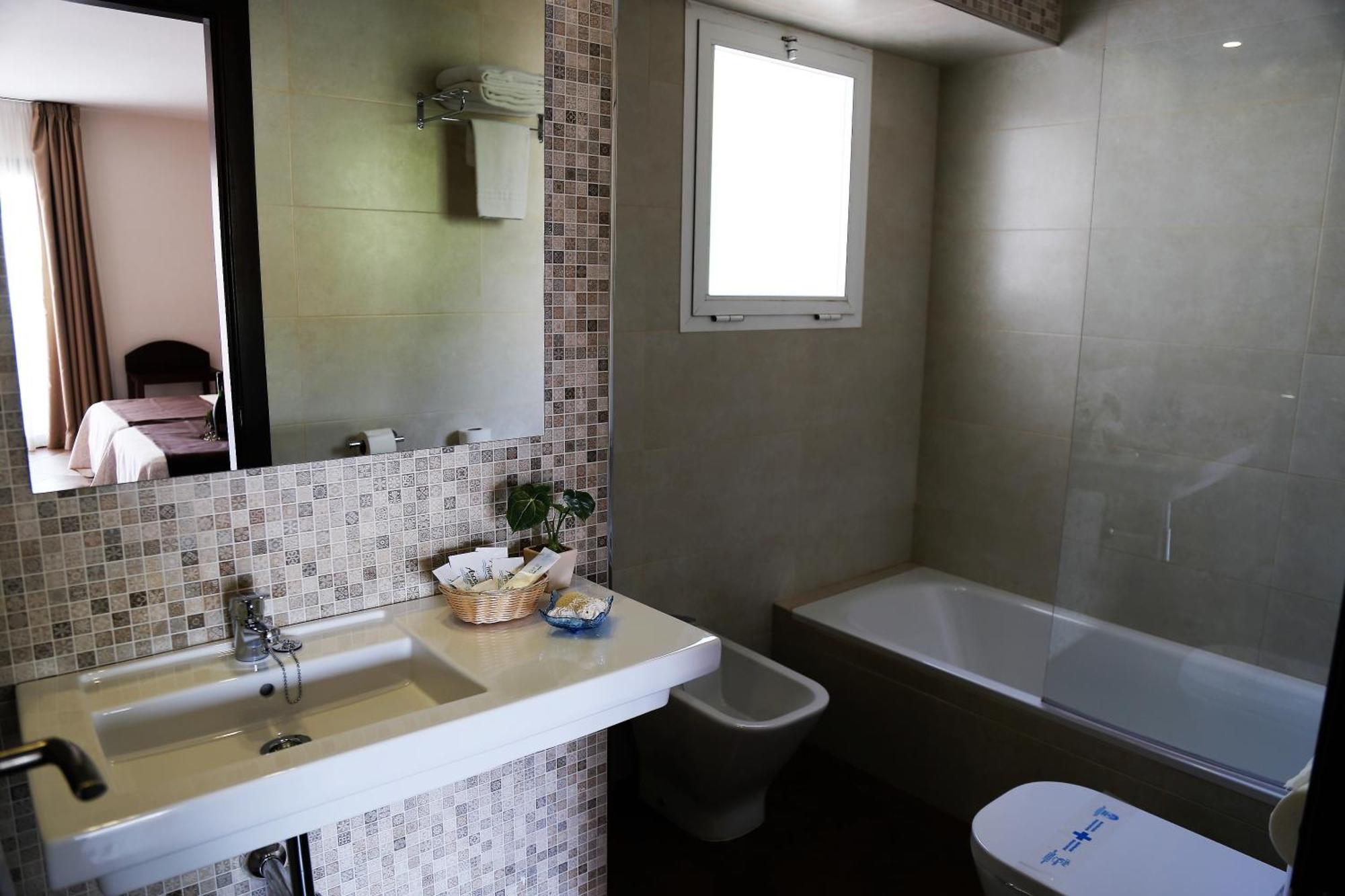 Quarto Duplo com Cama Extra e Terraço