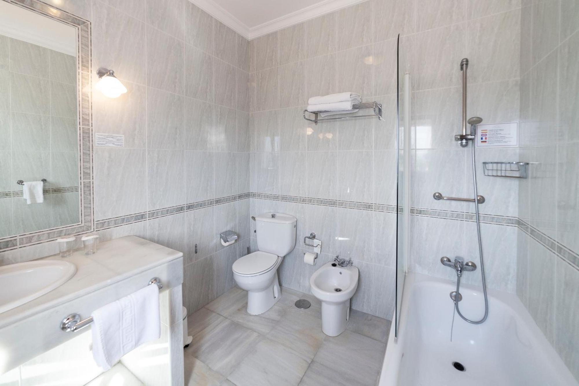 Double or Twin Room with Terrace