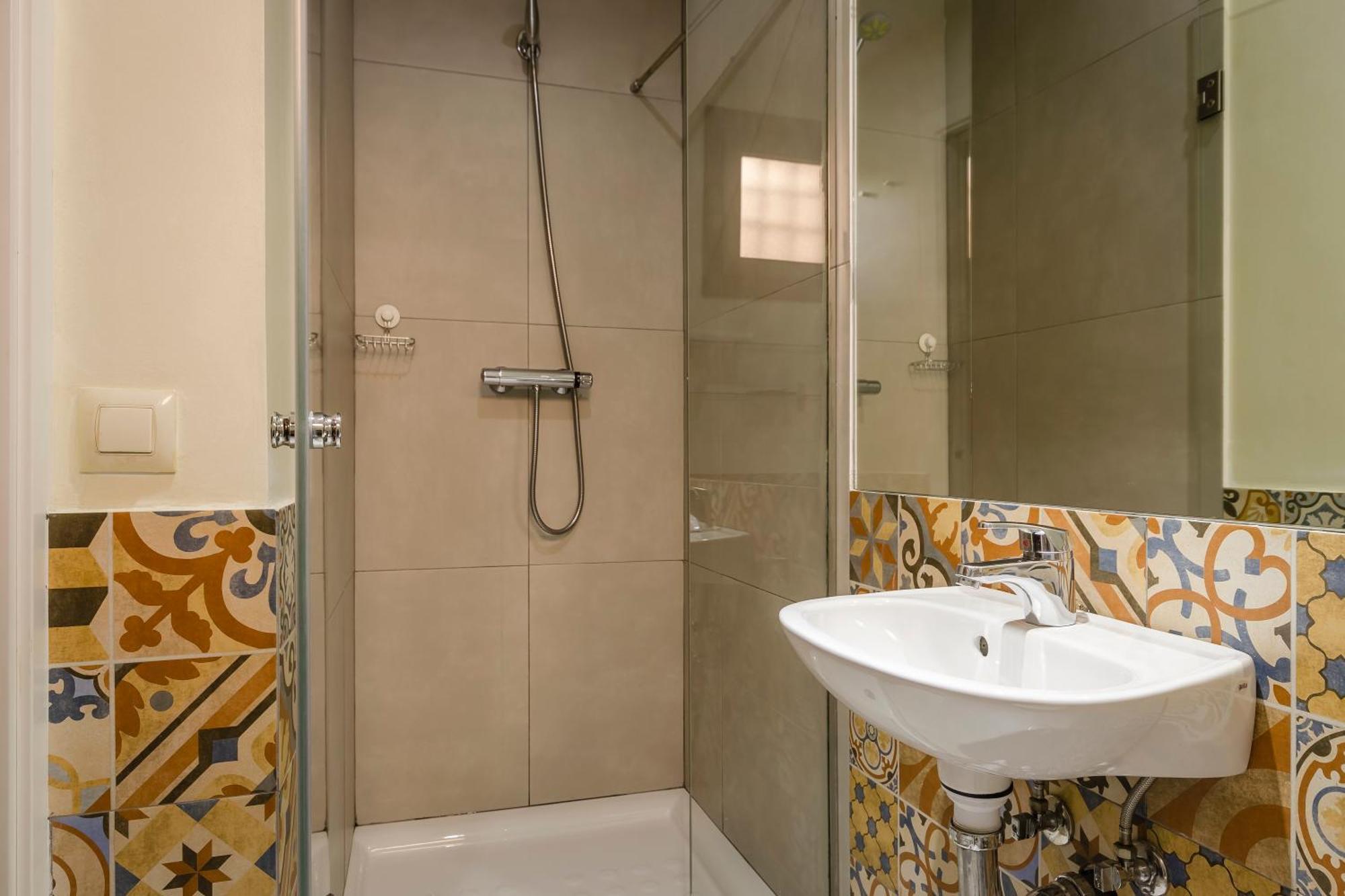 Quarto Duplo com 2 Camas Extras