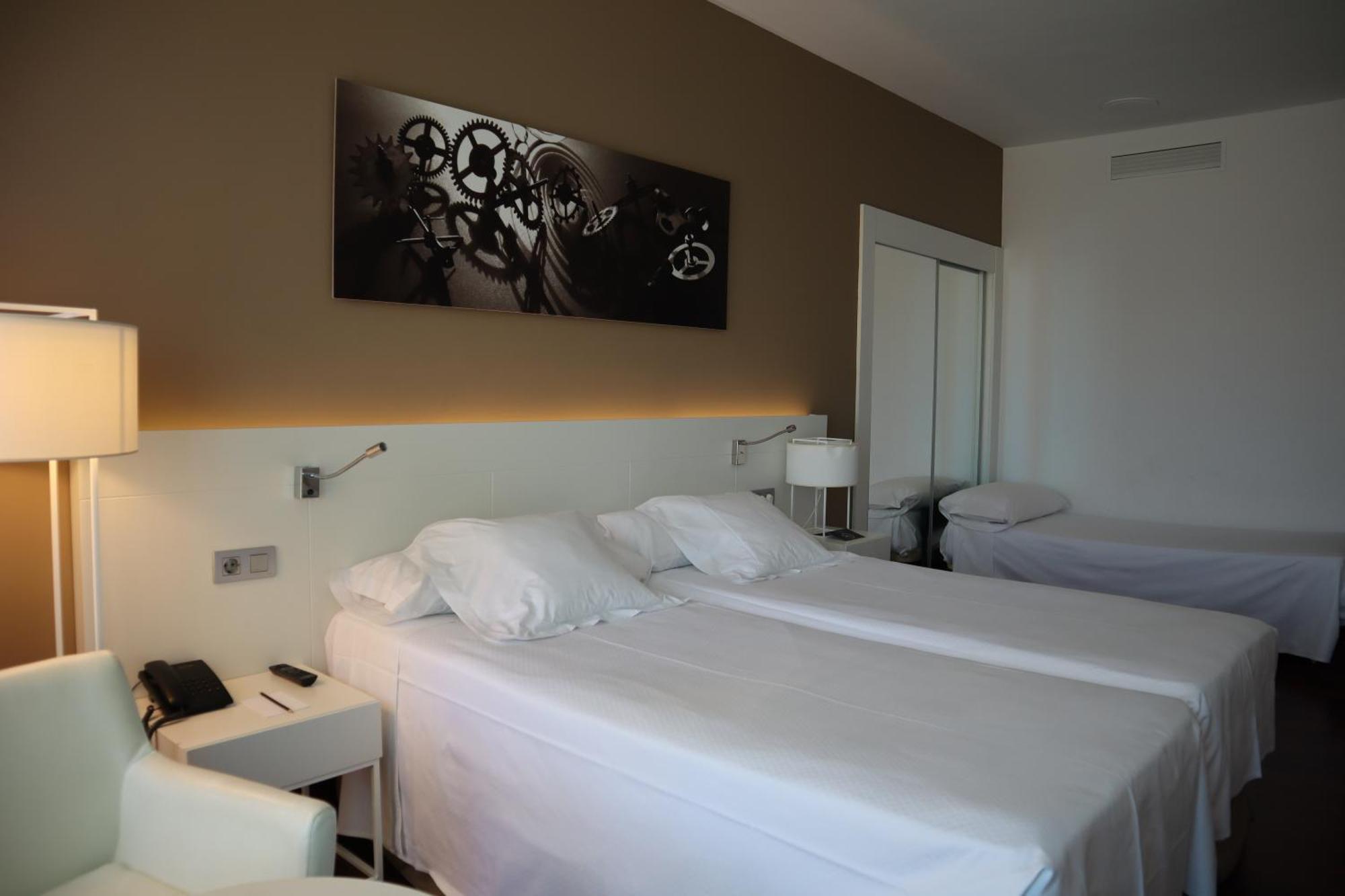 Triple Room,1207946044:JPEG