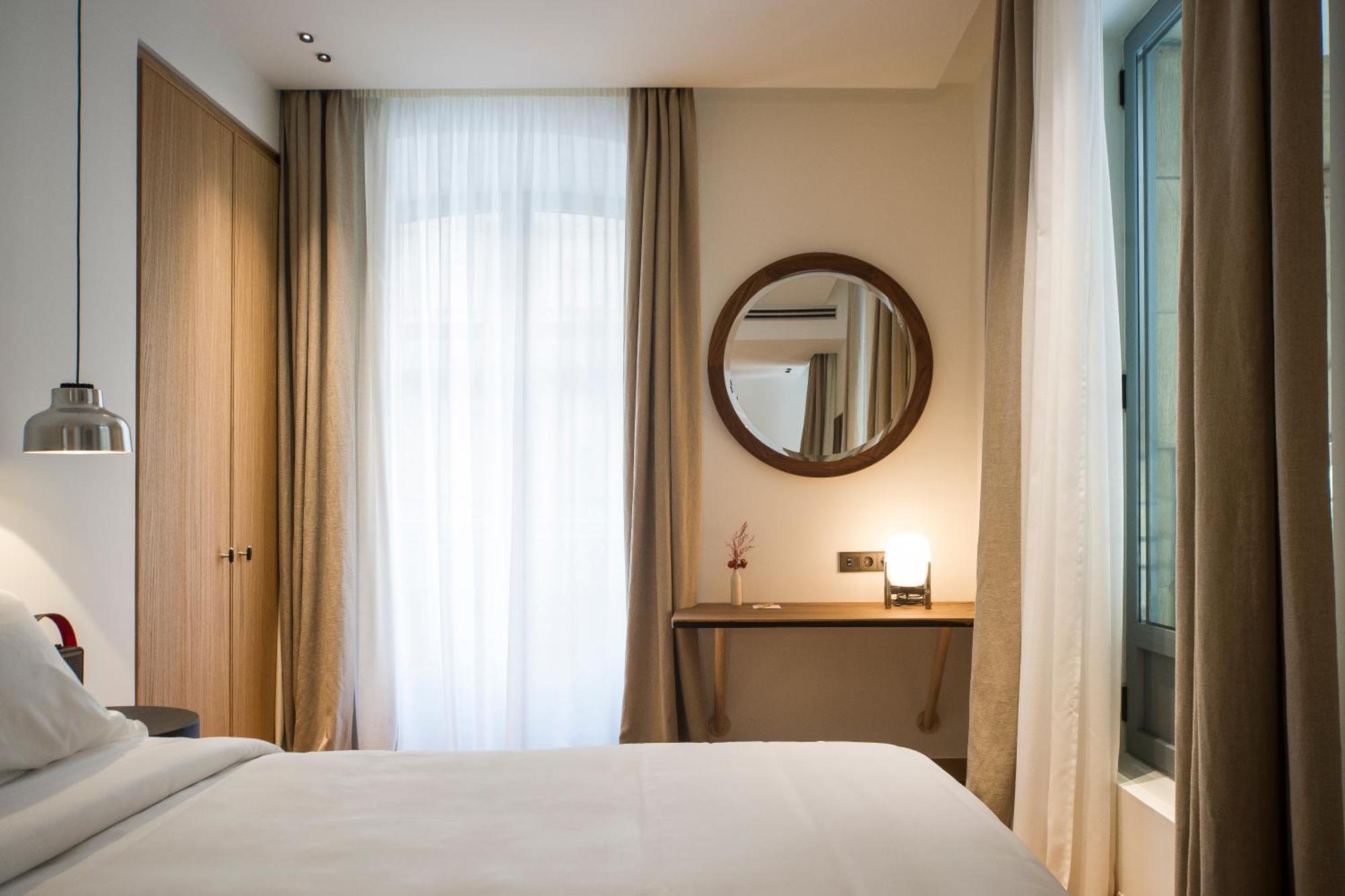 Standard Suite,1223953975:JPEG