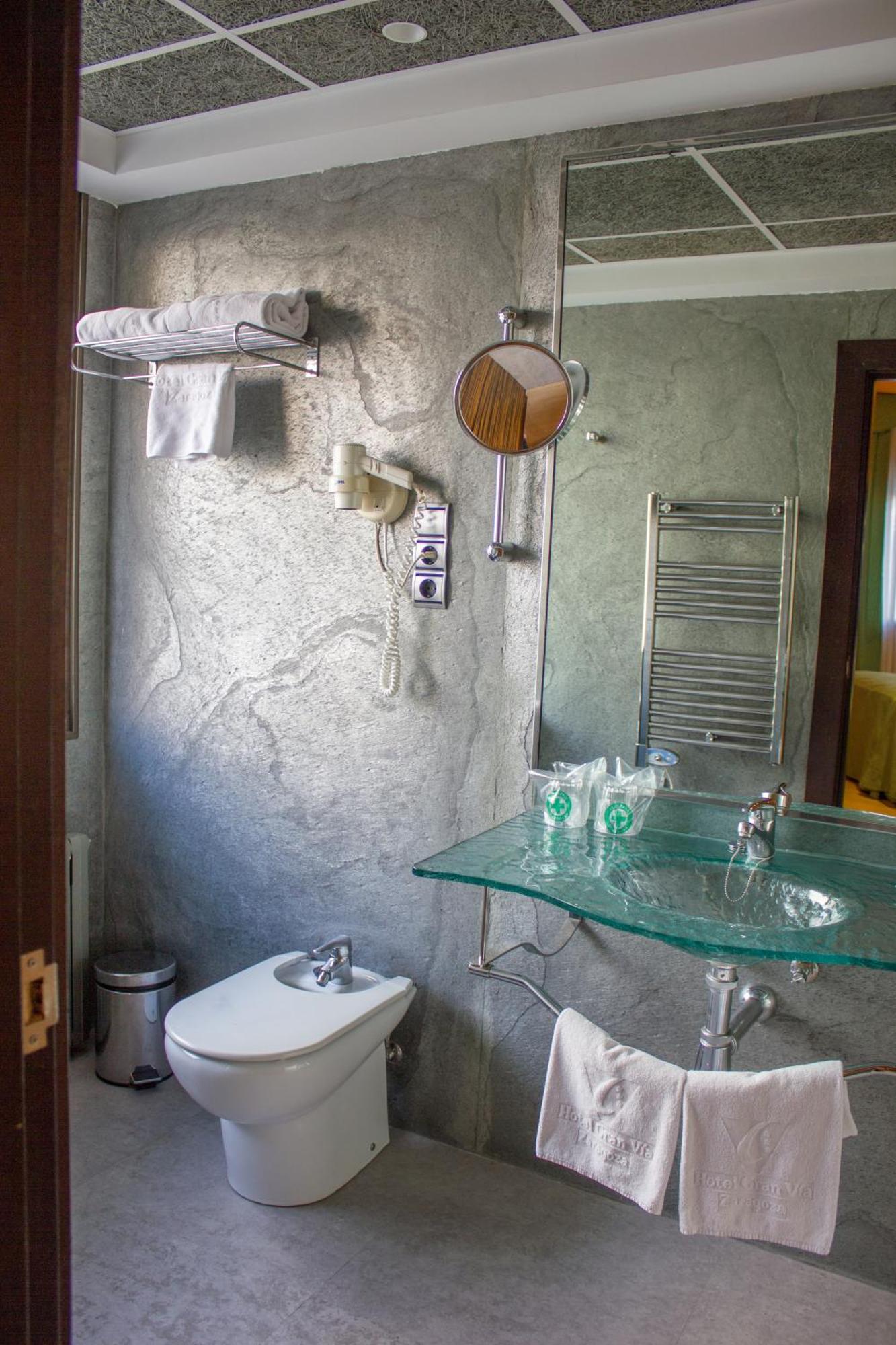 Quarto com 2 Camas de Solteiro