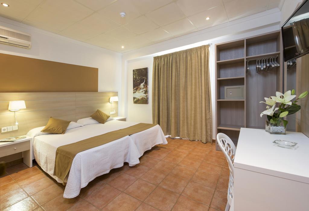 Twin Room with Balcony