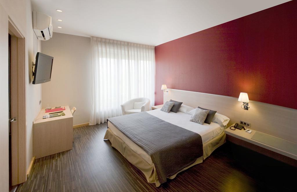 Double or Twin Room with Hot Tub or Sauna,130173182:JPEG