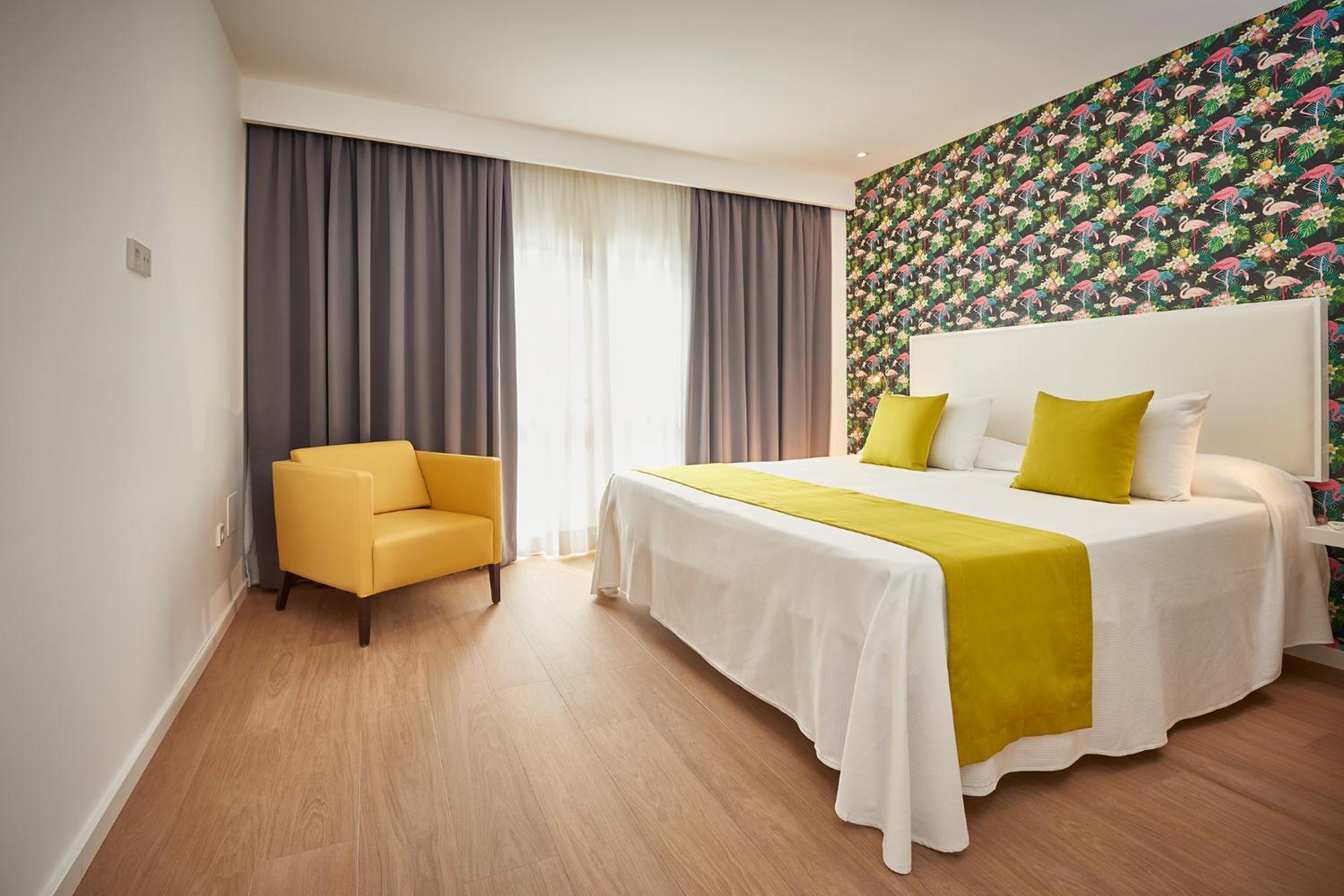 One-Bedroom Apartment,1272432394:JPEG