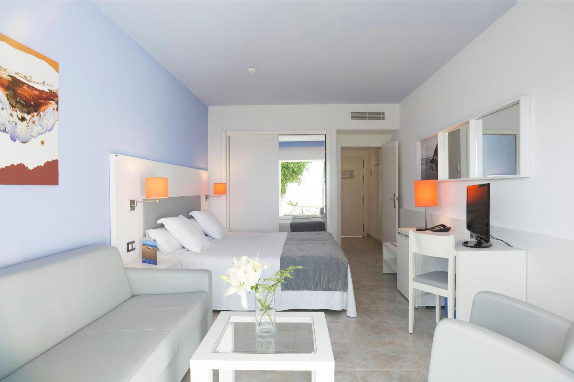 Double or Twin Room,1730017385:JPEG