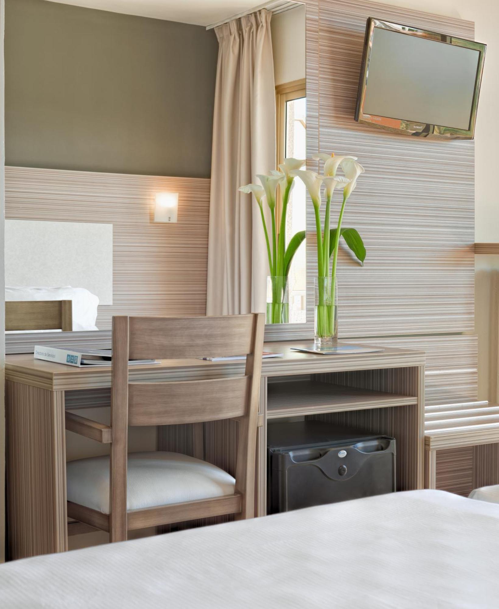Family Room with Terrace ( 2 Adults + 2 Children up to 10 years old)