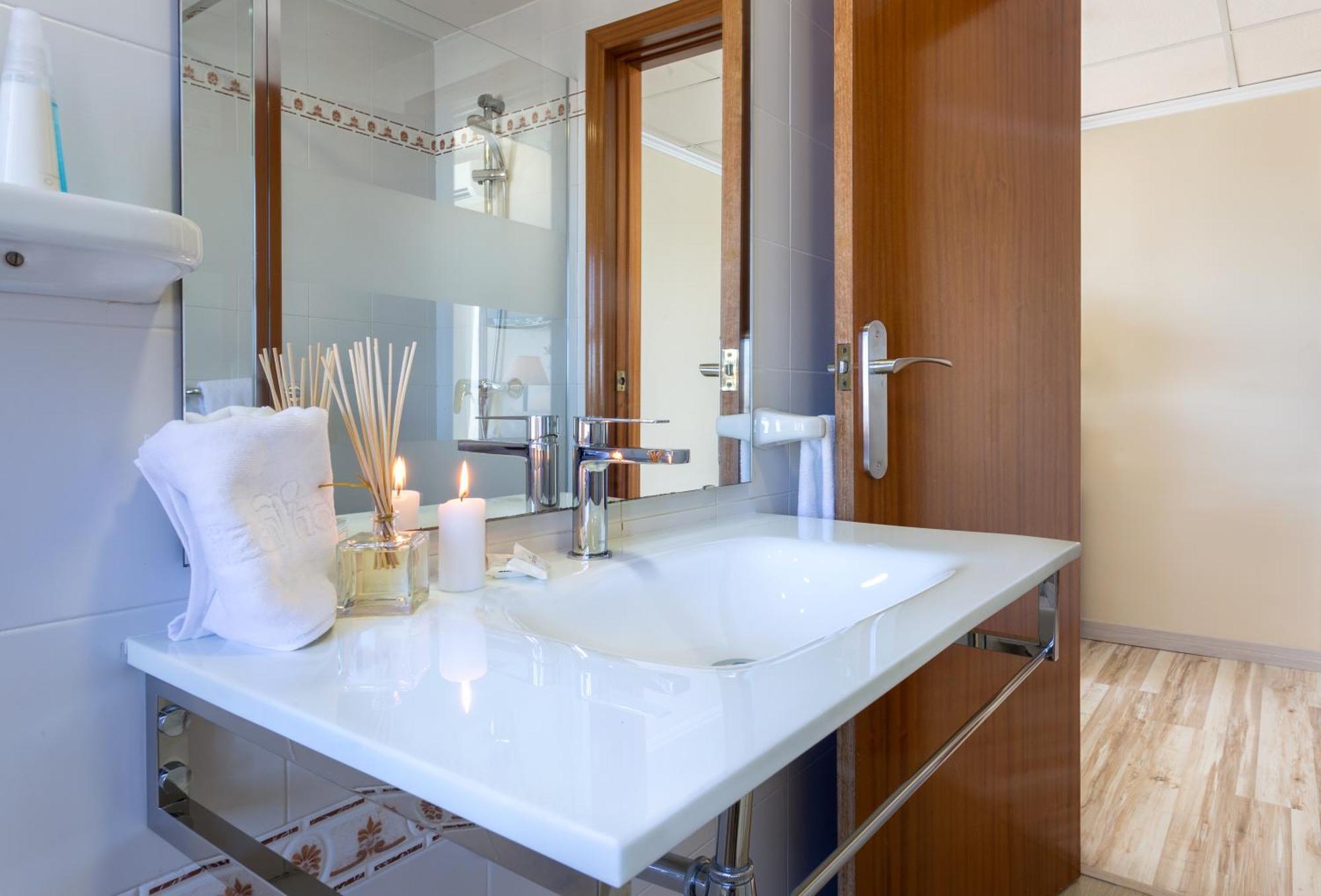 Superior Double or Twin Room (2 Adults + 1 Child)