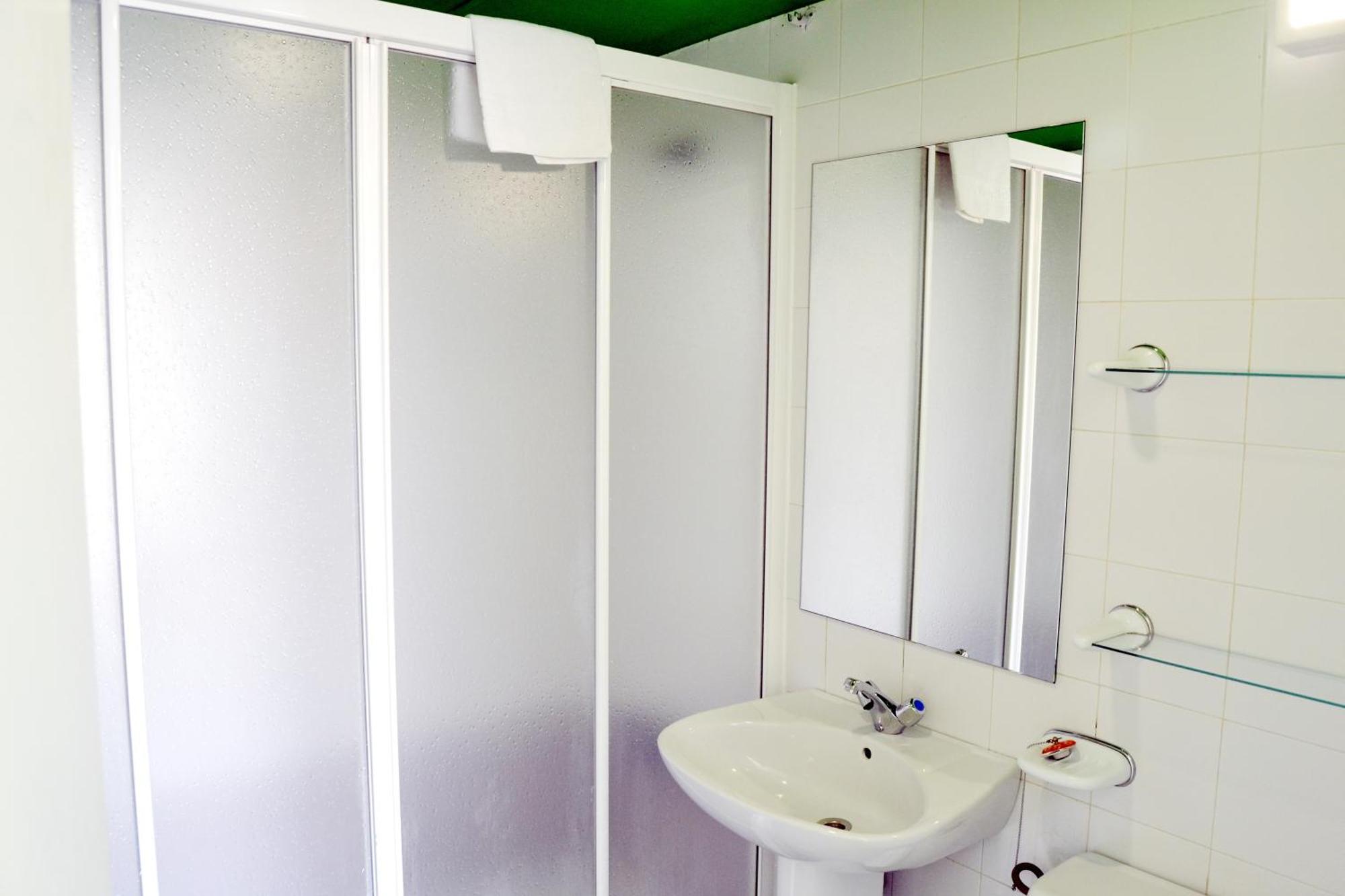 Twin Room with Bathroom