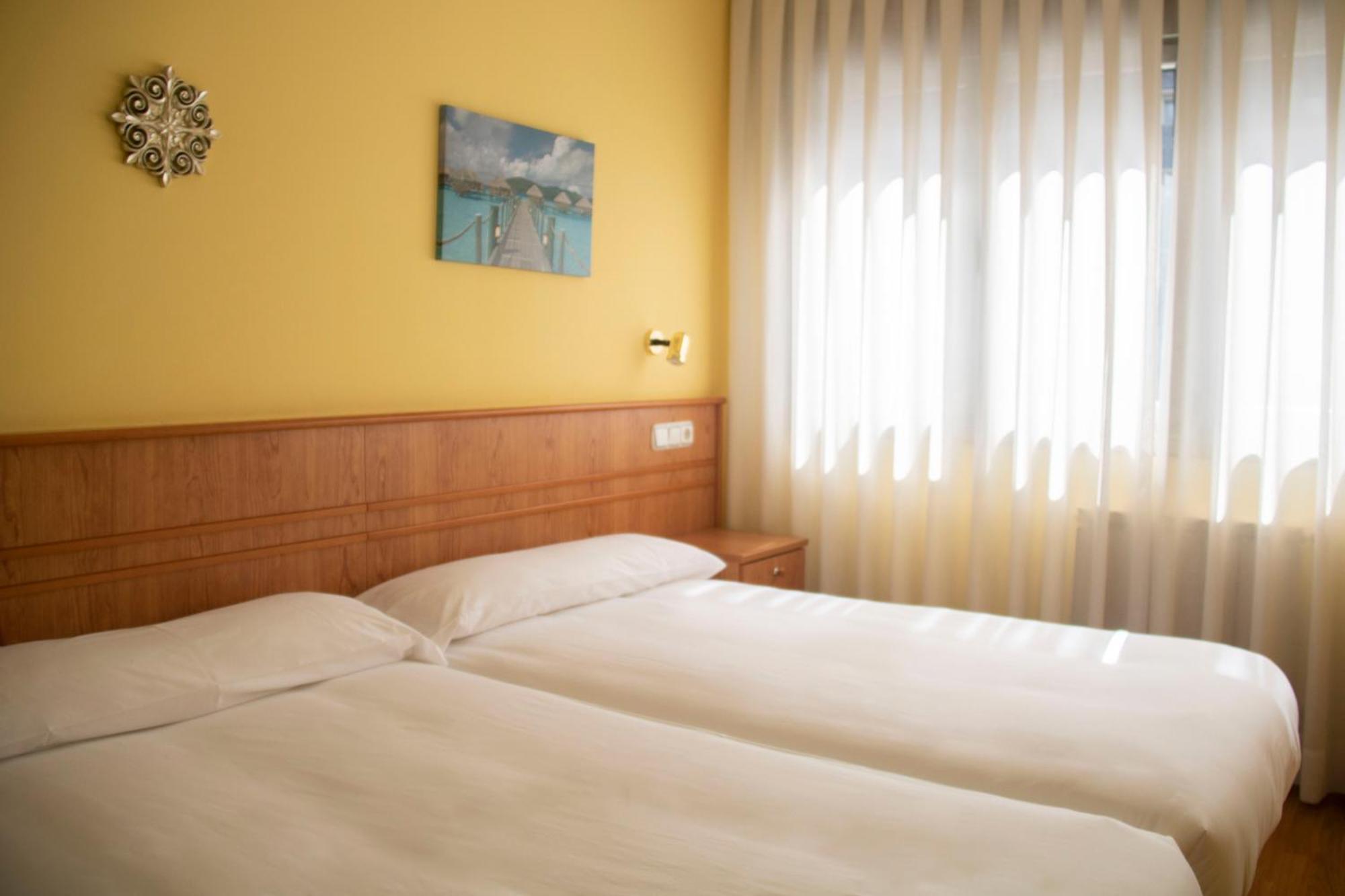 Standard Twin Room,1278927799:JPEG