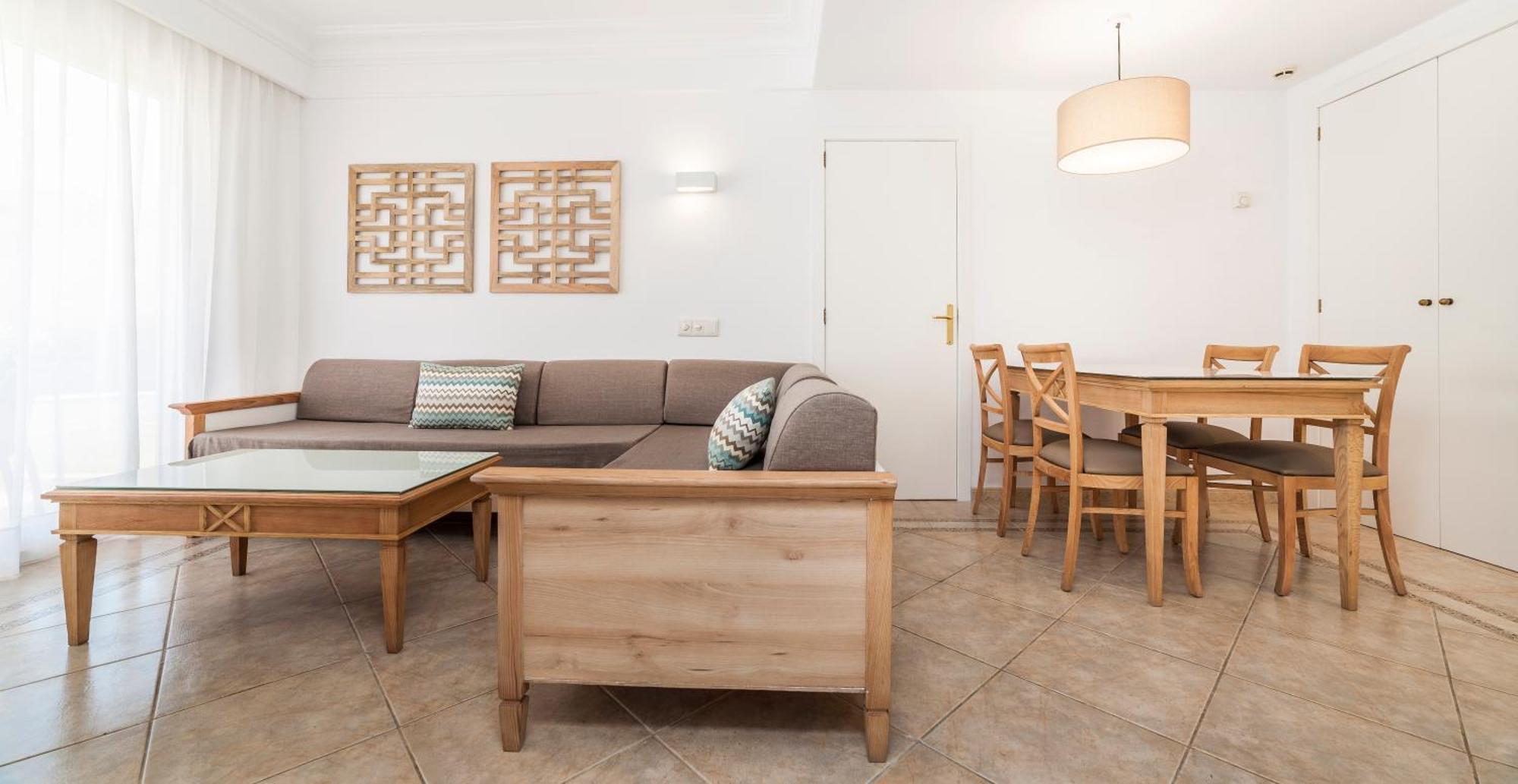 Superior Apartment,1280774482:JPEG