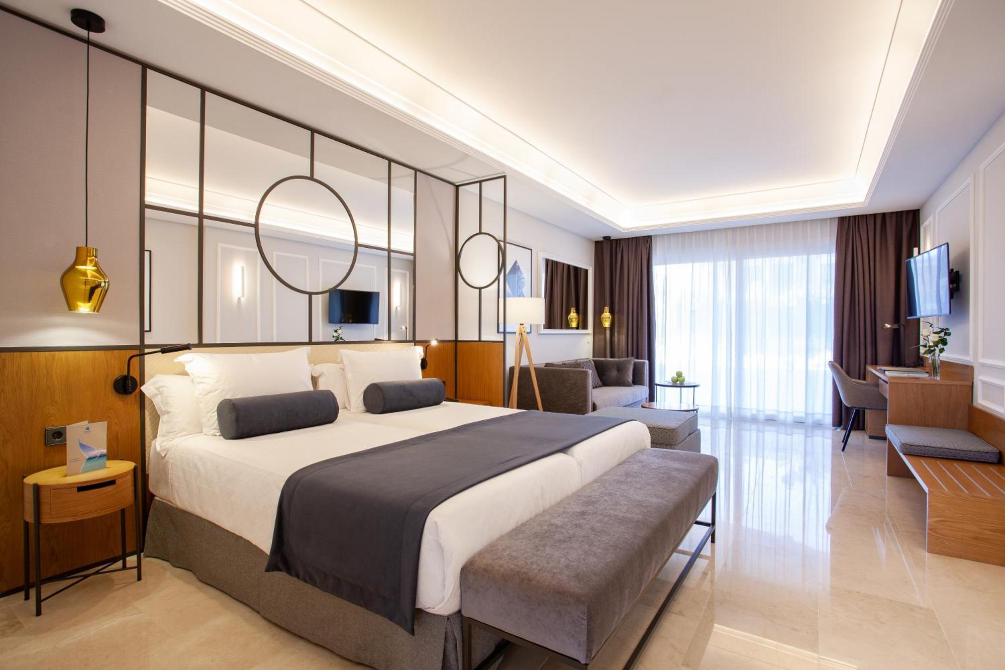 Junior Suite Prestige con Vista Piscina (1 Adulto)