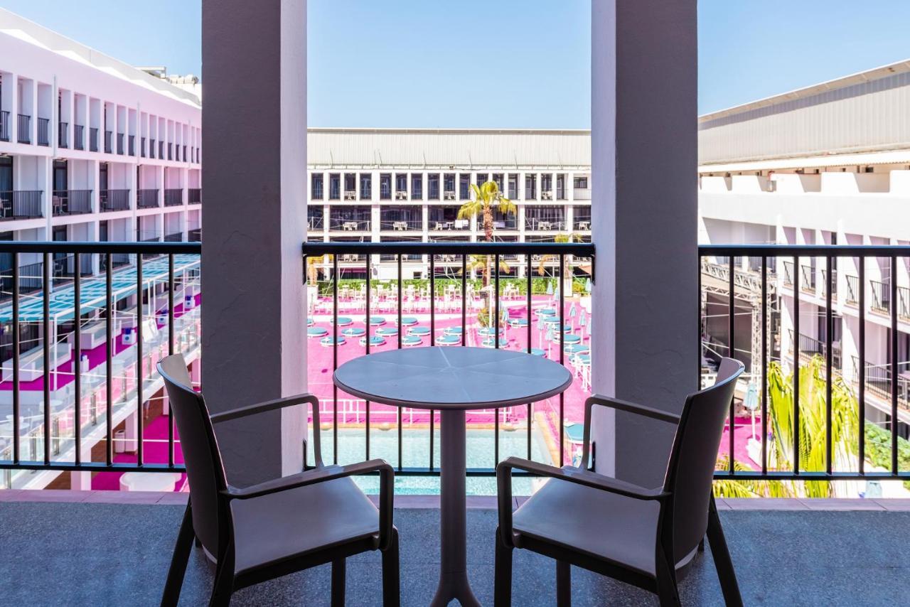 Rocks Pool Club Plus
