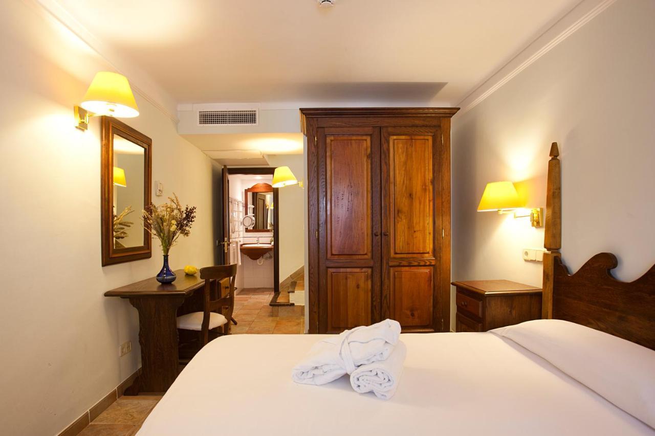 Double or Twin Room Split Level