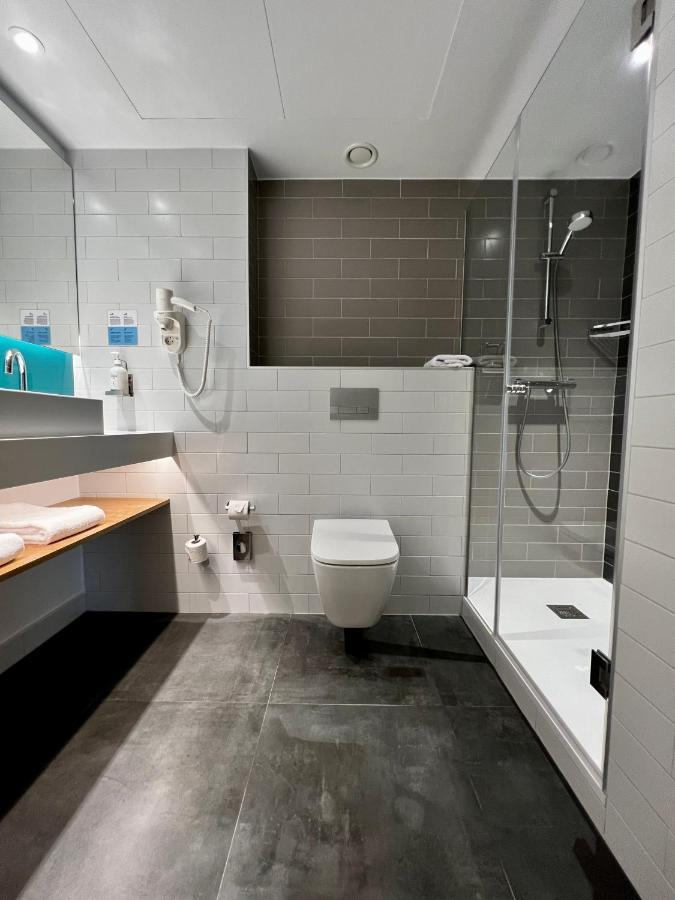 Standard Twin Room with Free Breakfast