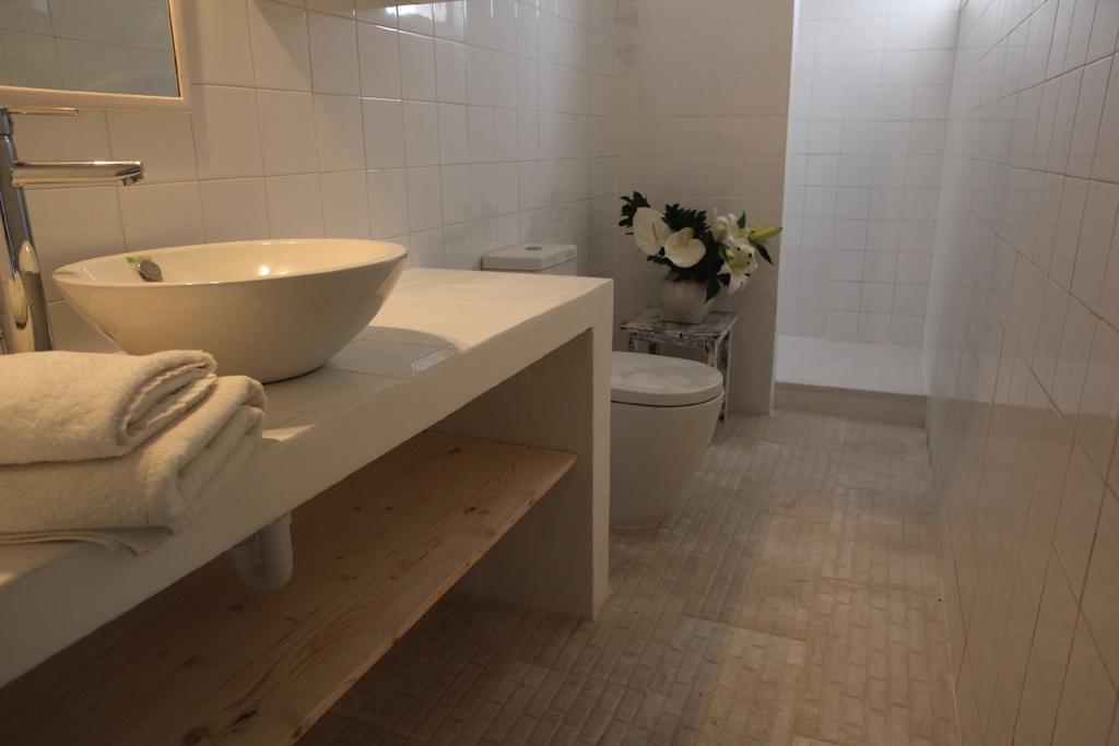 Standard Twin Room with shared Bathroom and Balcony
