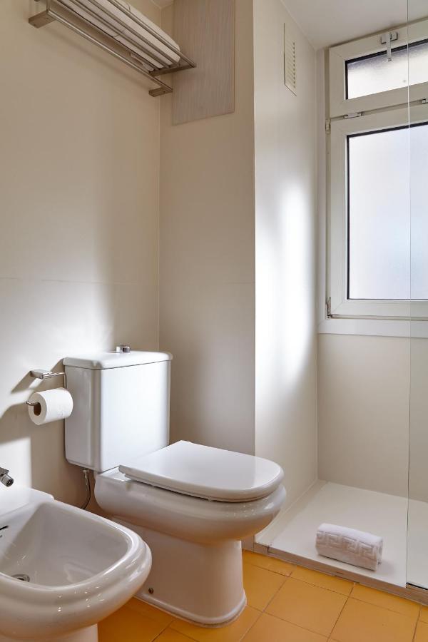 Two Connecting Double Rooms,1350679300:JPEG