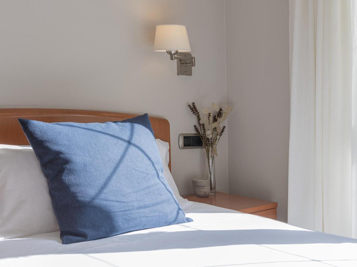 Deluxe Single Room,1365826430:JPEG