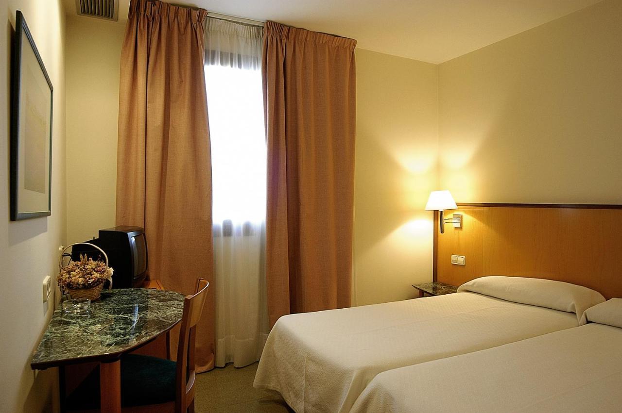Double or Twin Room,1299923011:JPEG
