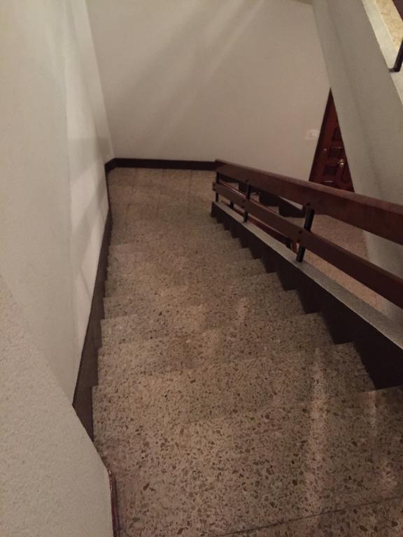 Camera Doppia con Letti Singoli con Vista e Bagno in Comune