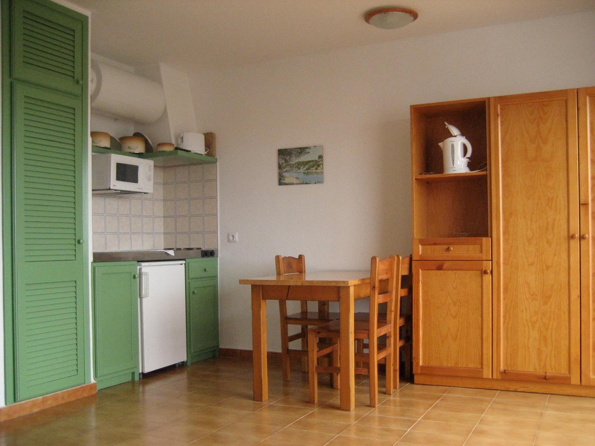 One-Bedroom Apartment,1121649114:JPEG