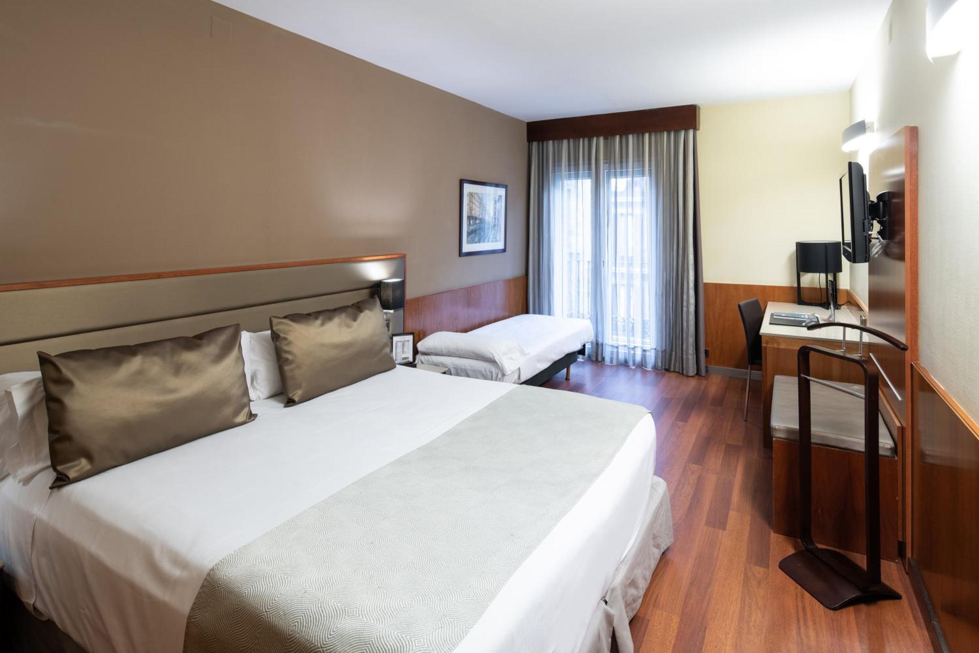 Quarto Triplo (3 Adultos)