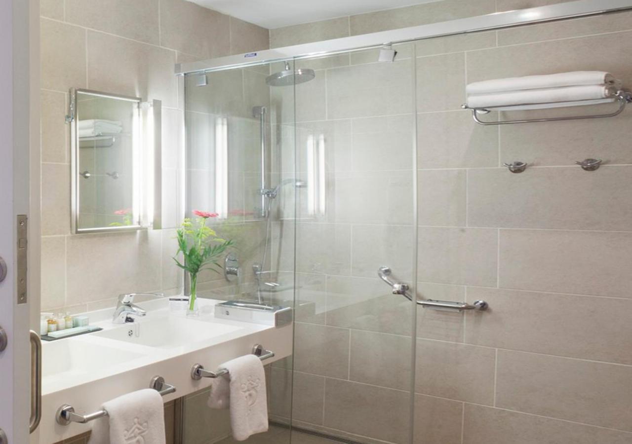 Standard Double Room (2 Adults + 1 Child)