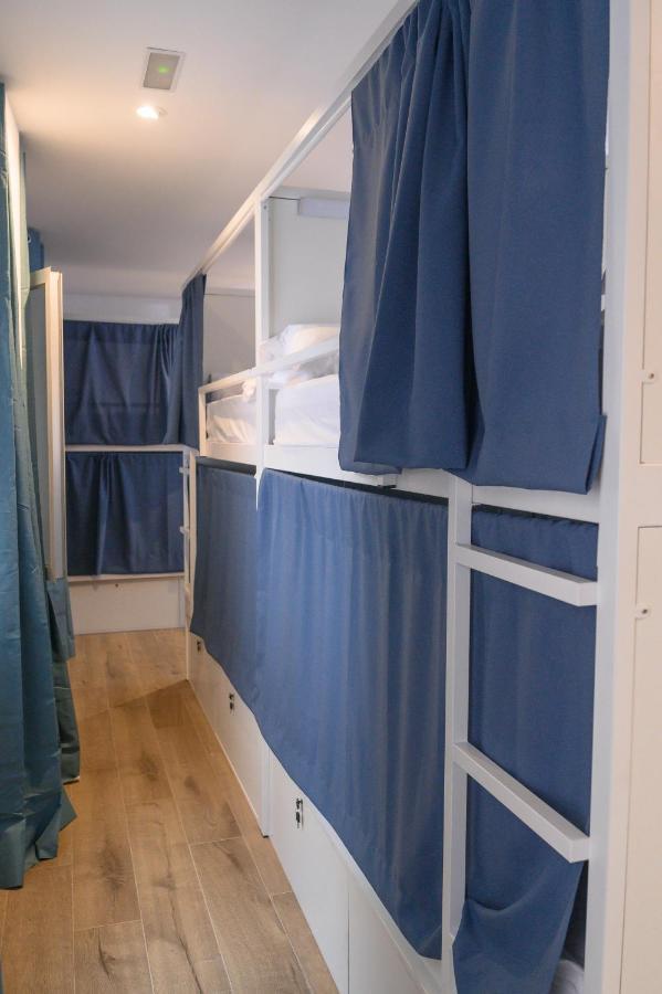 Bed in 16-Bed Mixed Dormitory Room