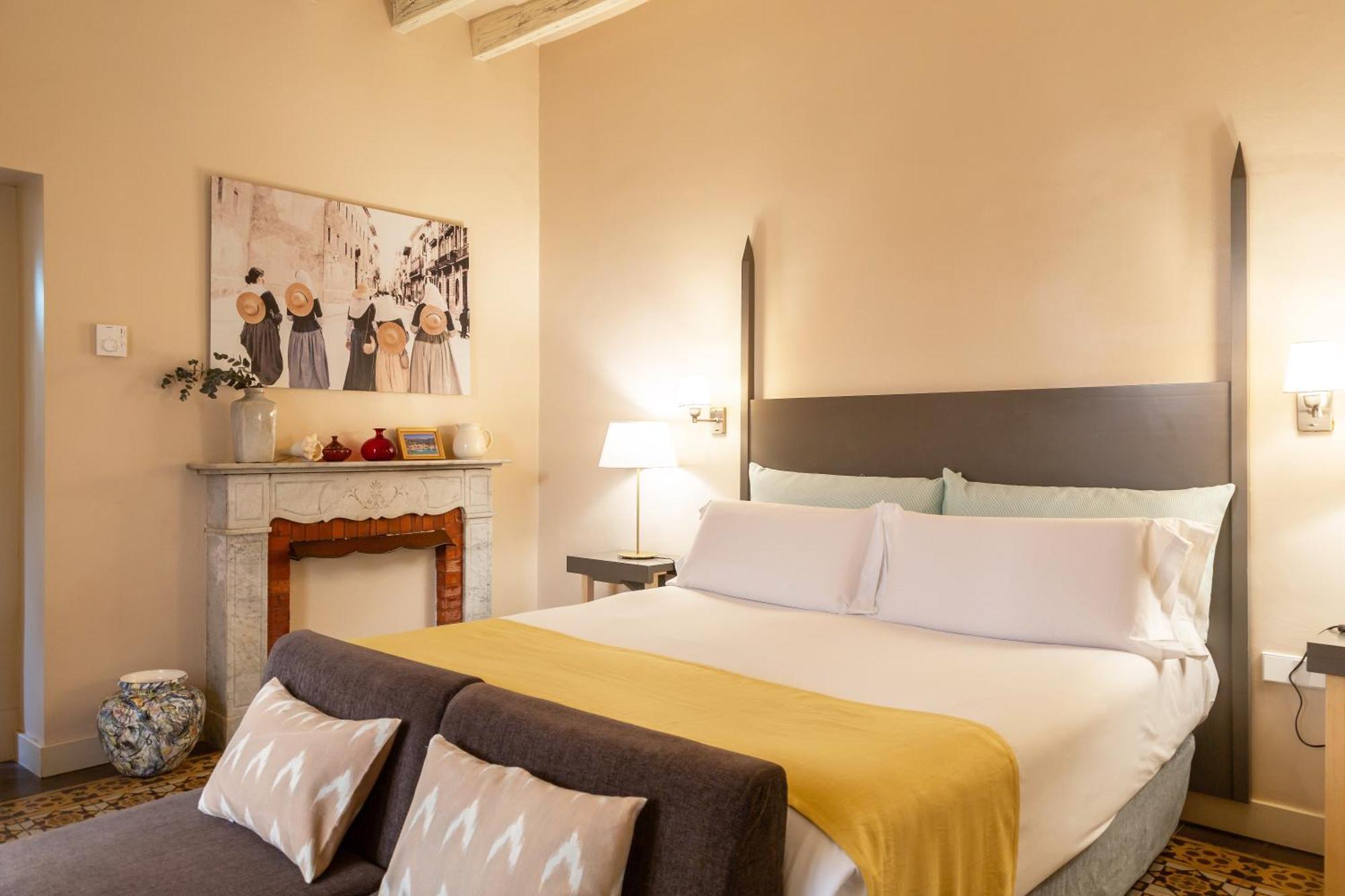 Deluxe Double Room with Bath