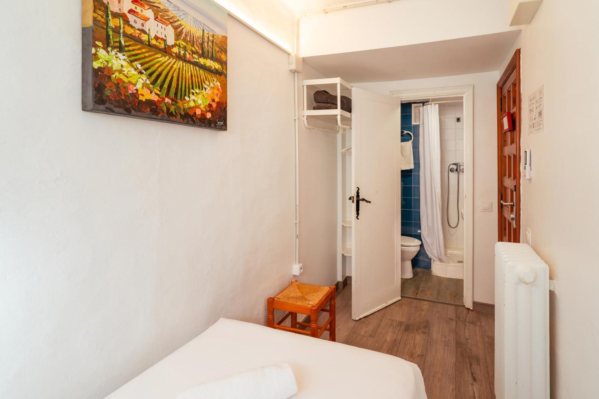 Single Room Private Bathroom