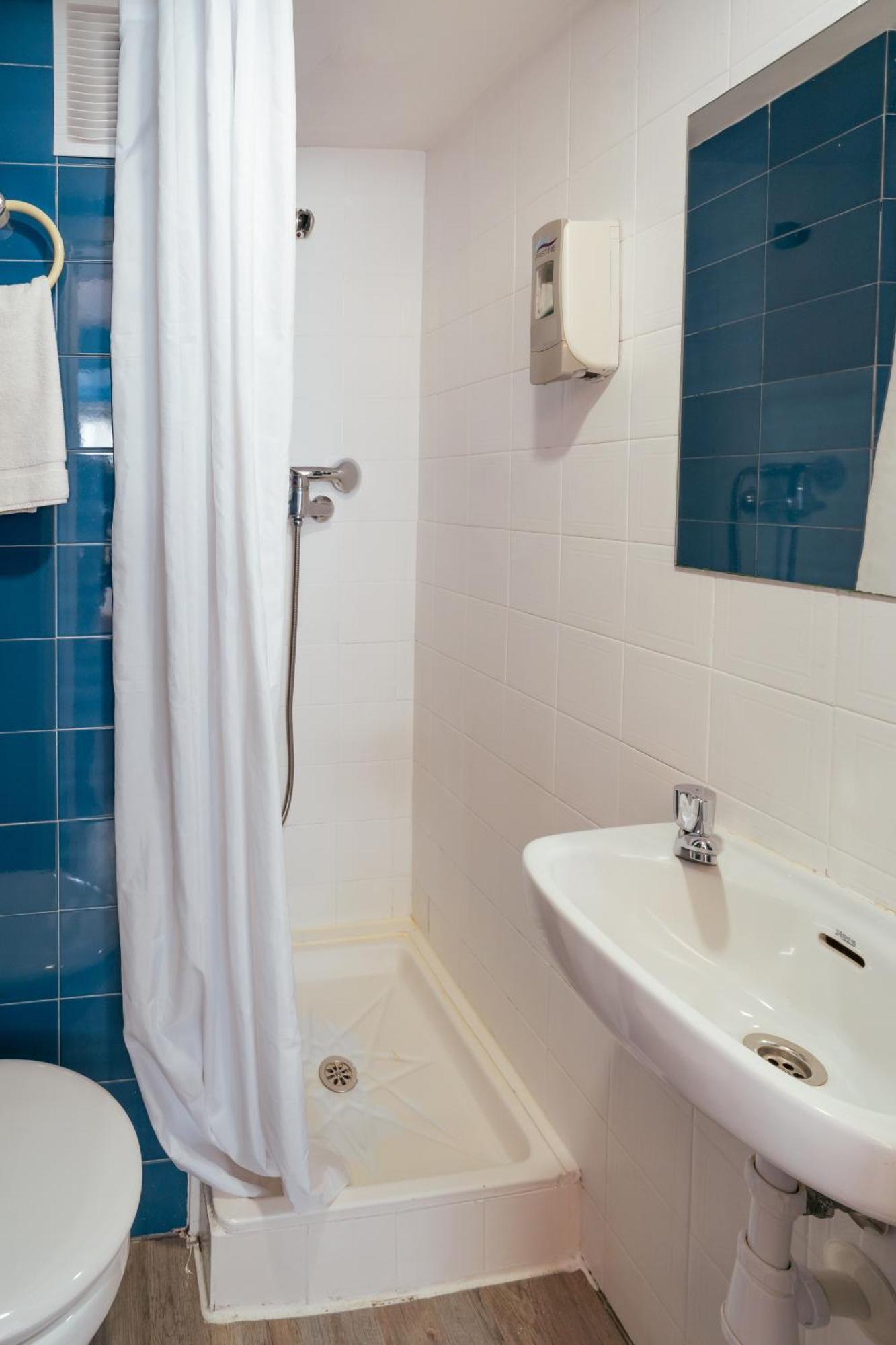 Single Room Private Bathroom