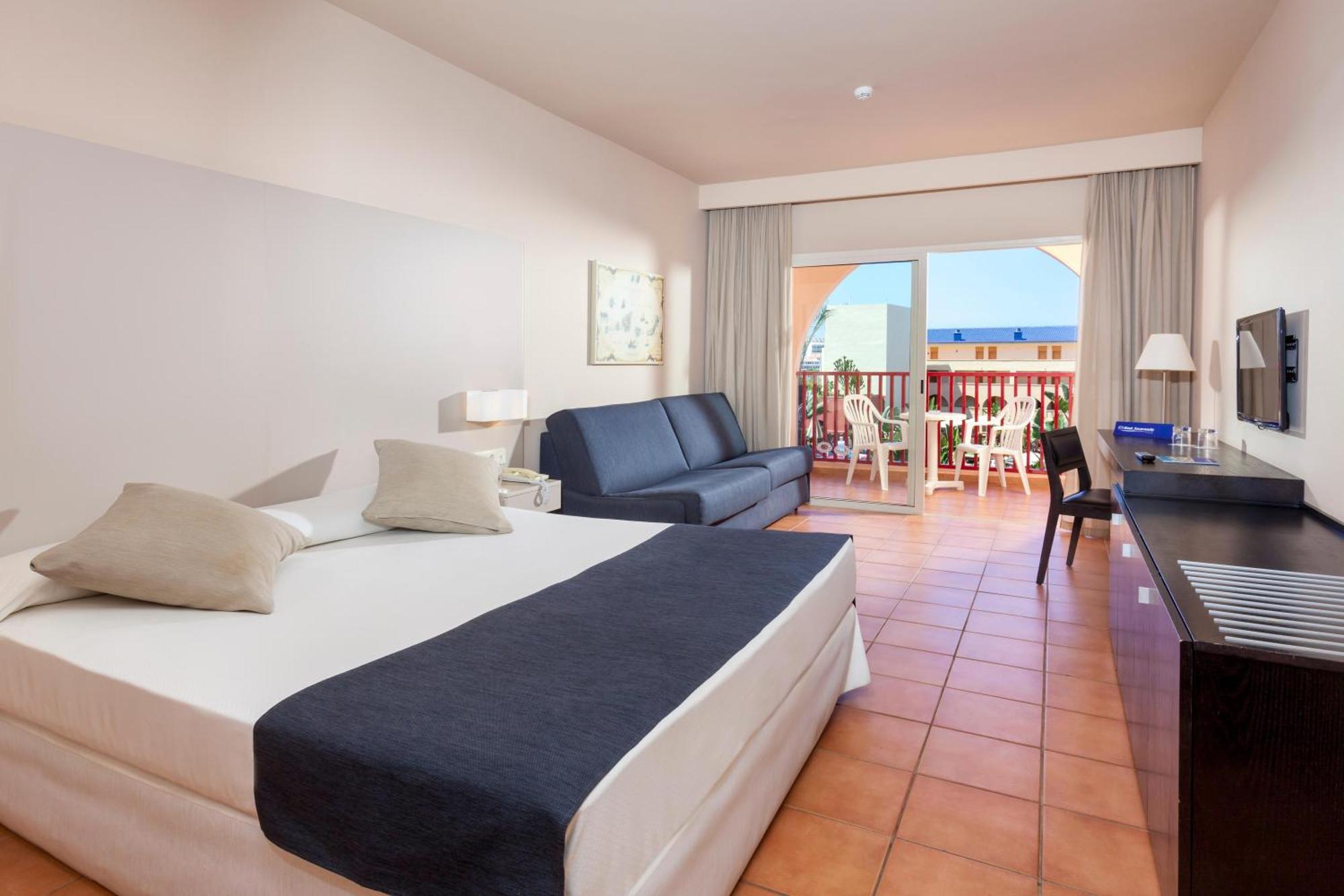 Family Room (2 Adults + 2 Children) with Pool View,1602325512:JPEG