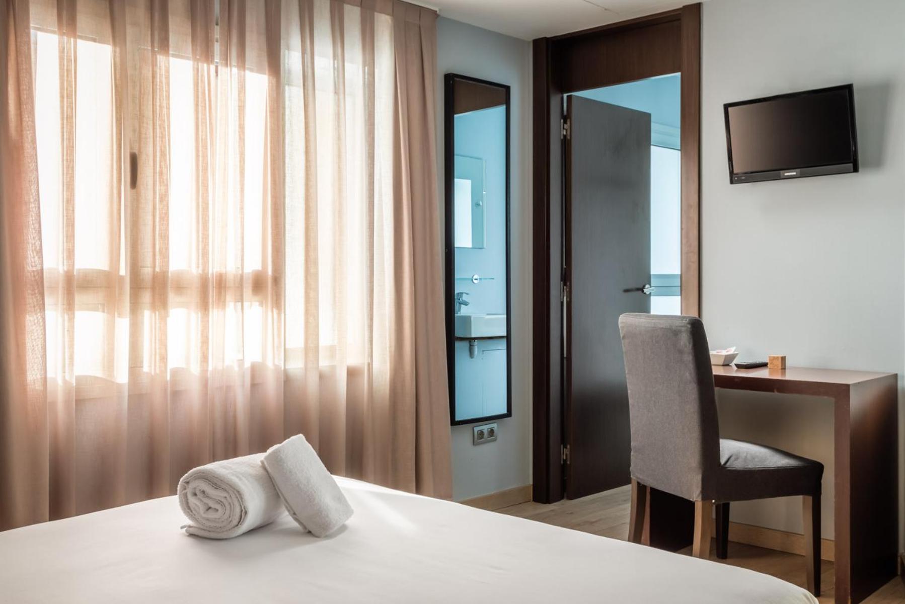 Double Room,1520776486:JPEG