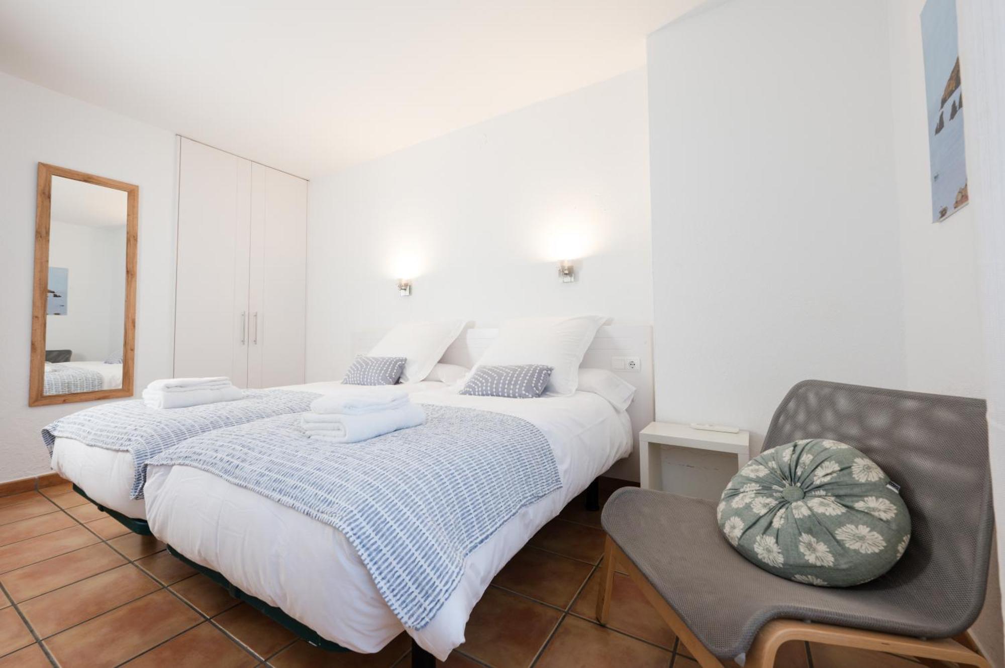 Twin Room with Private Bathroom