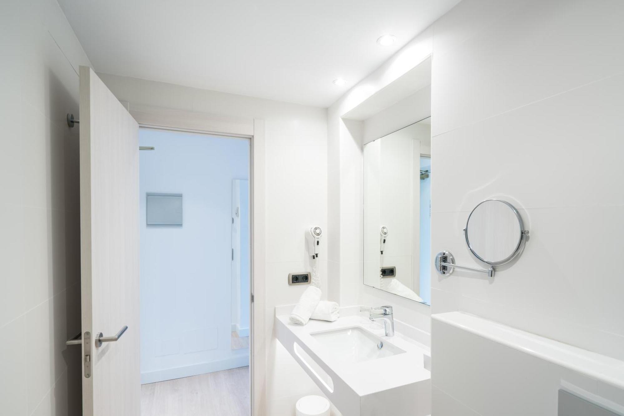 Superior Double Room,1528229332:JPEG
