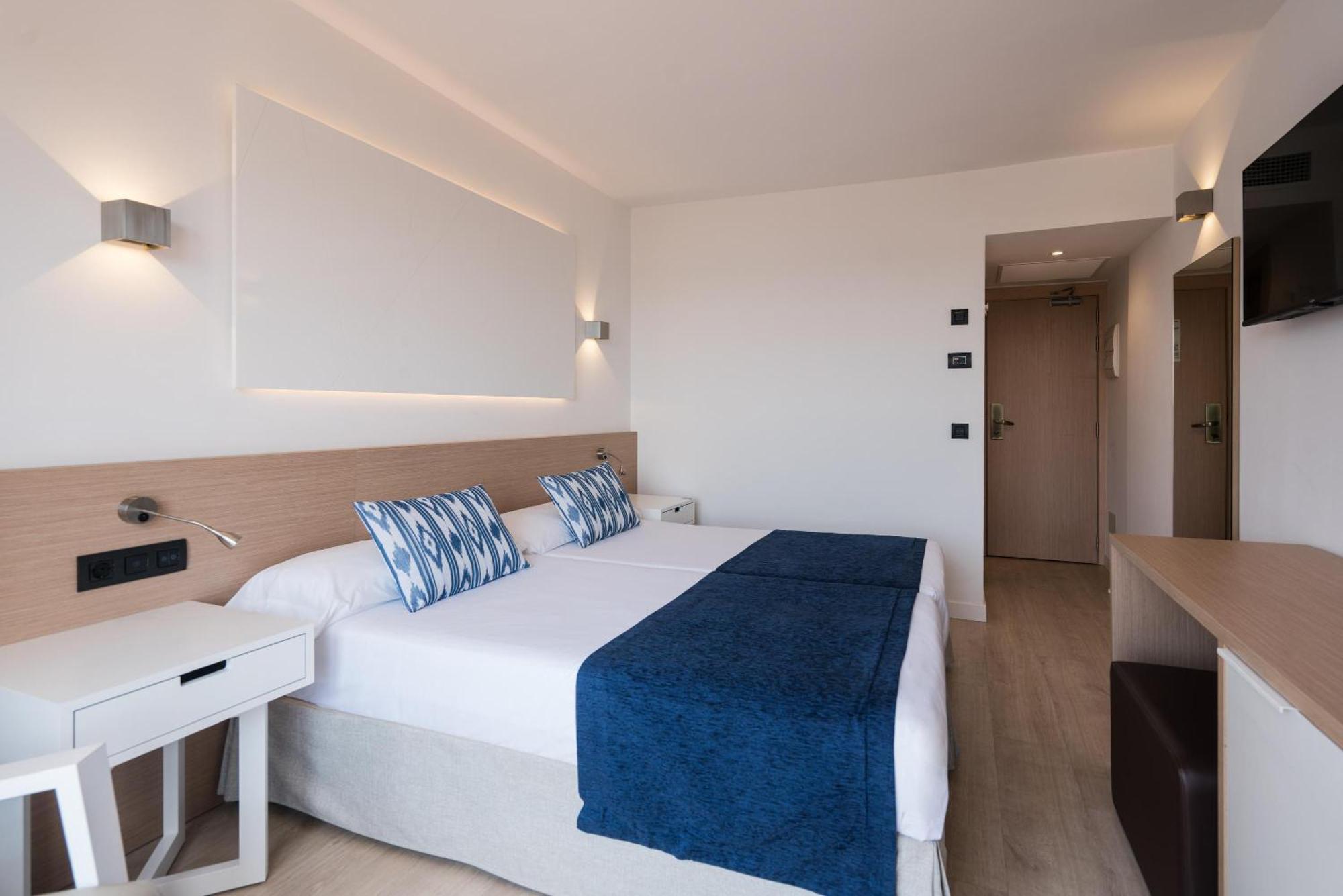 Twin Room,1528232434:JPEG