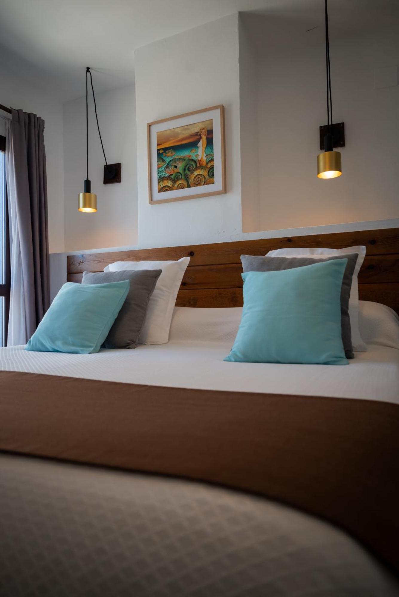 Double or Twin Room with Sea View