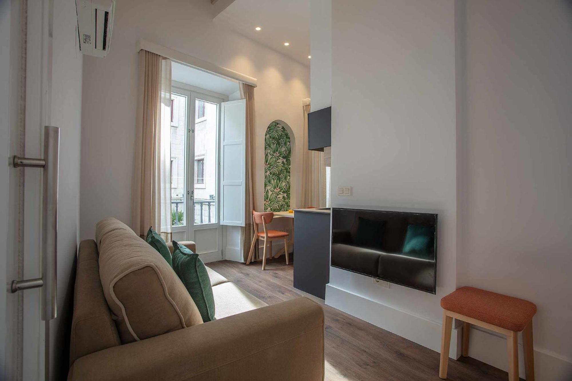 Apartment with Balcony,1588377504:JPEG
