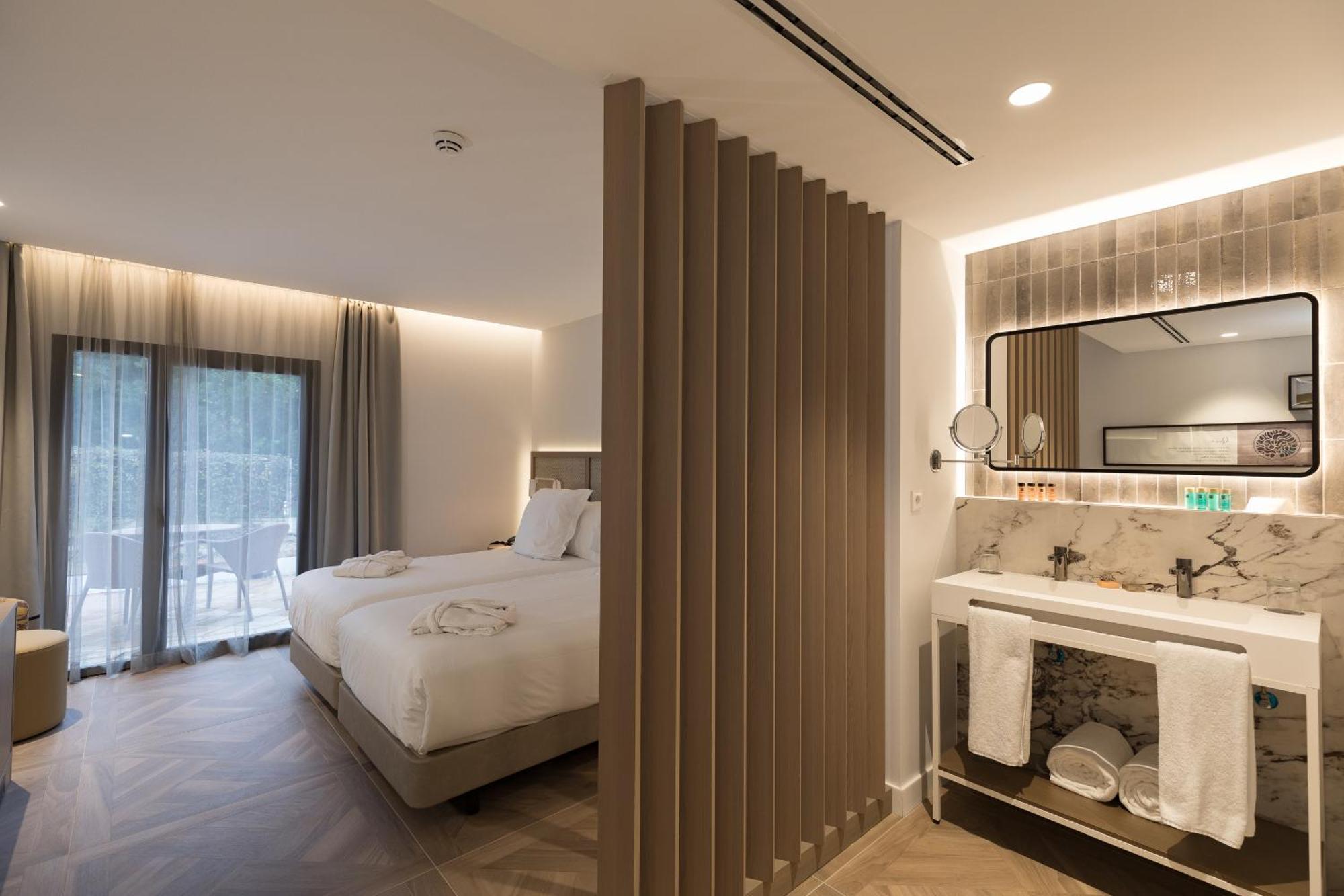 Standard Double or Twin Room with View,1615648500:JPEG
