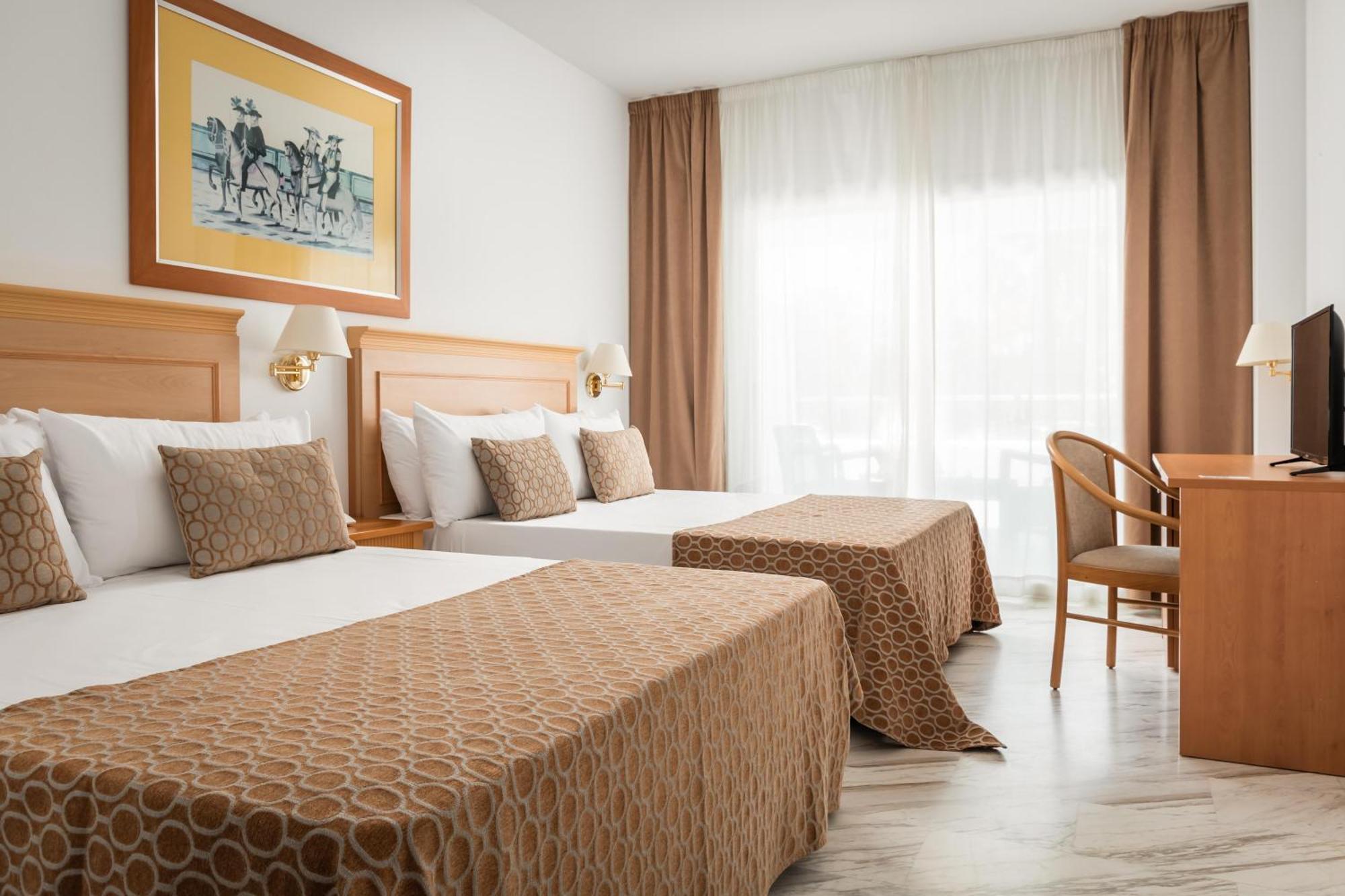 Quadruple Room with Pool View (3 Adults + 1 Children)